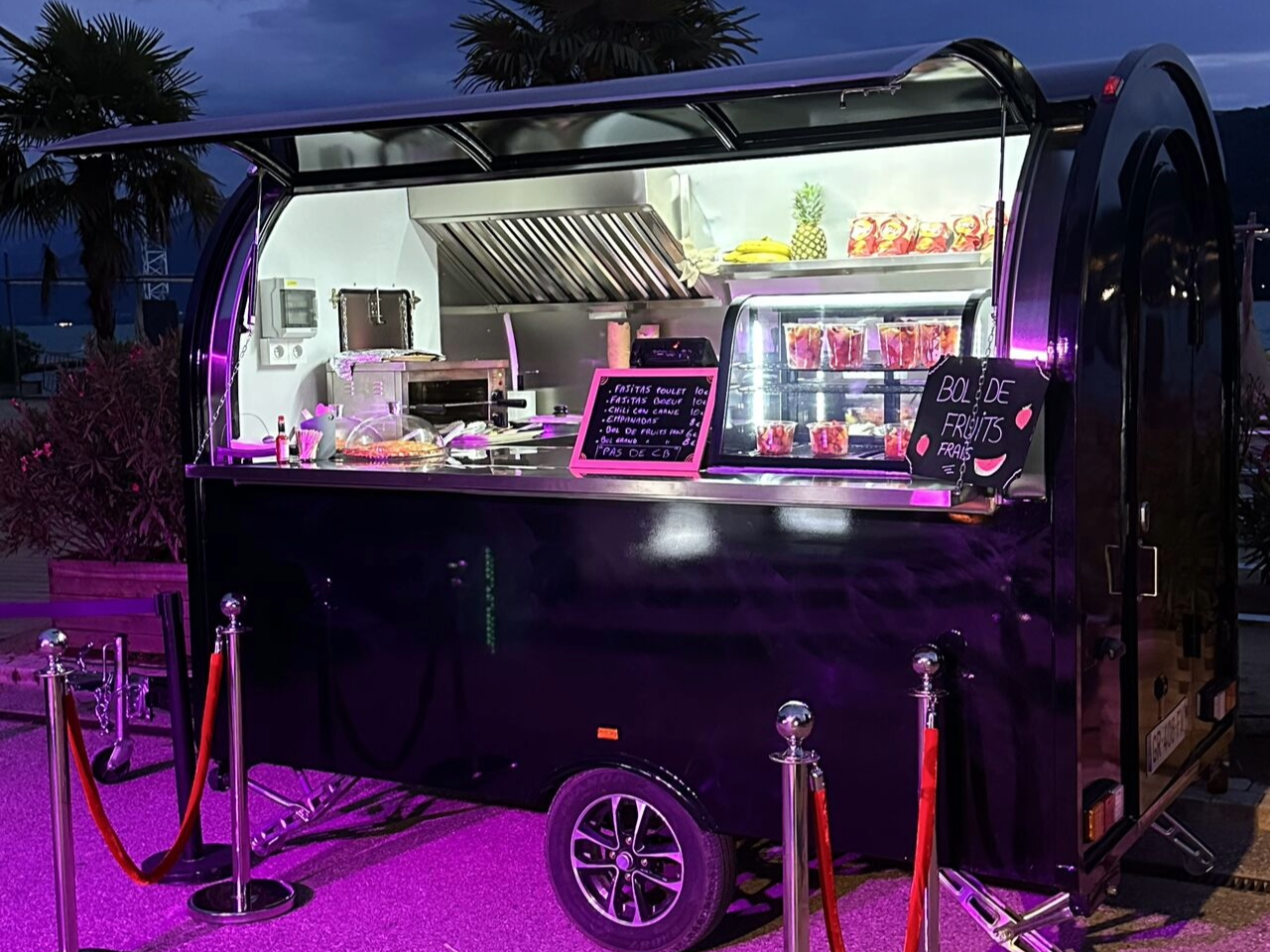 <h3>L'AUTHENTIQUE FOODTRUCK</h3><p>9 avenue du Pré de Challes<br>dianamoya30@hotmail.es<br>06 75 39 88 05<br>Le mardi de 10h – 15h</p>-image