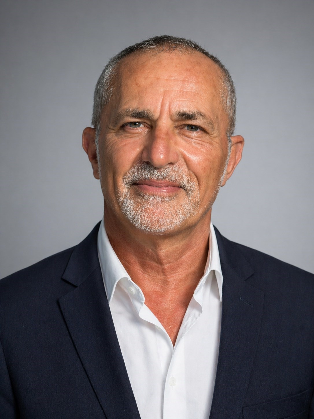 <div class="nom">Dominique Plottier</div><div class="metier">ACCESS GROUP</div>-image