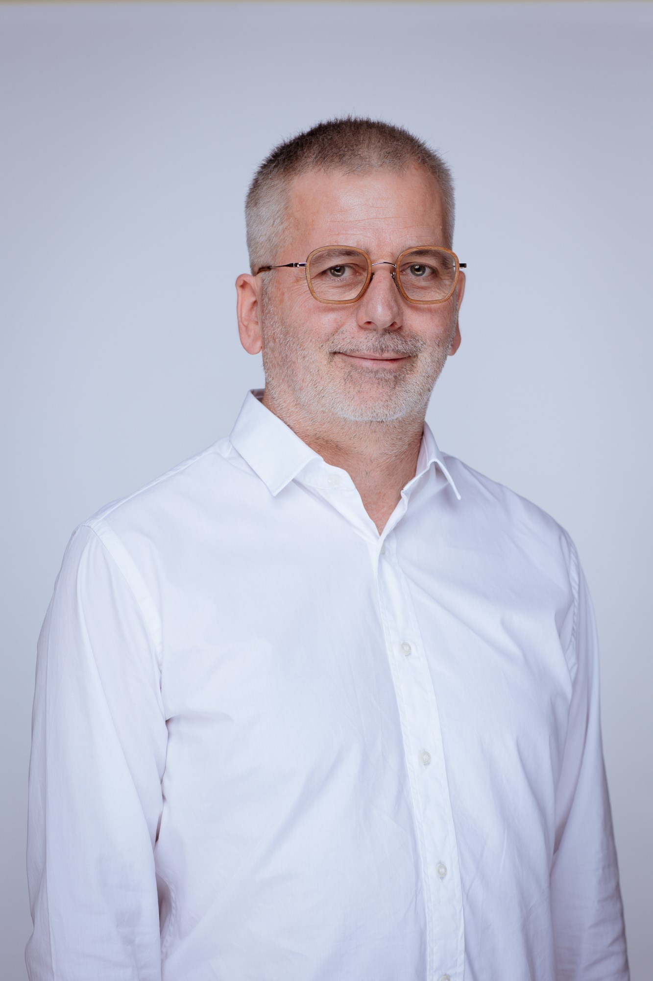 <div class="nom">Gr&eacute;goire Gauthier</div><div class="metier">FAIVELEY TECH</div>-image