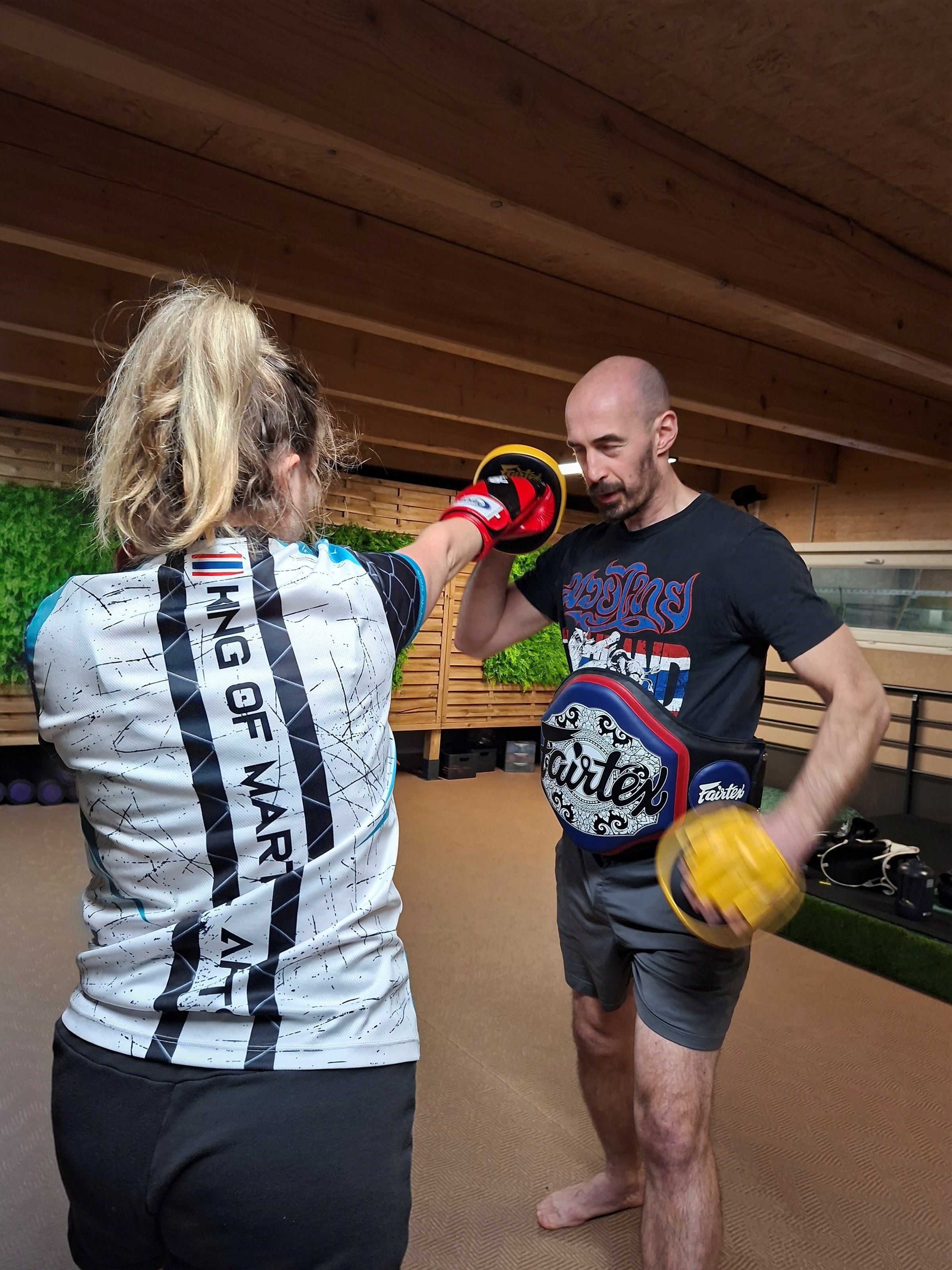 Initiation Boxe pieds poings / Cardio training